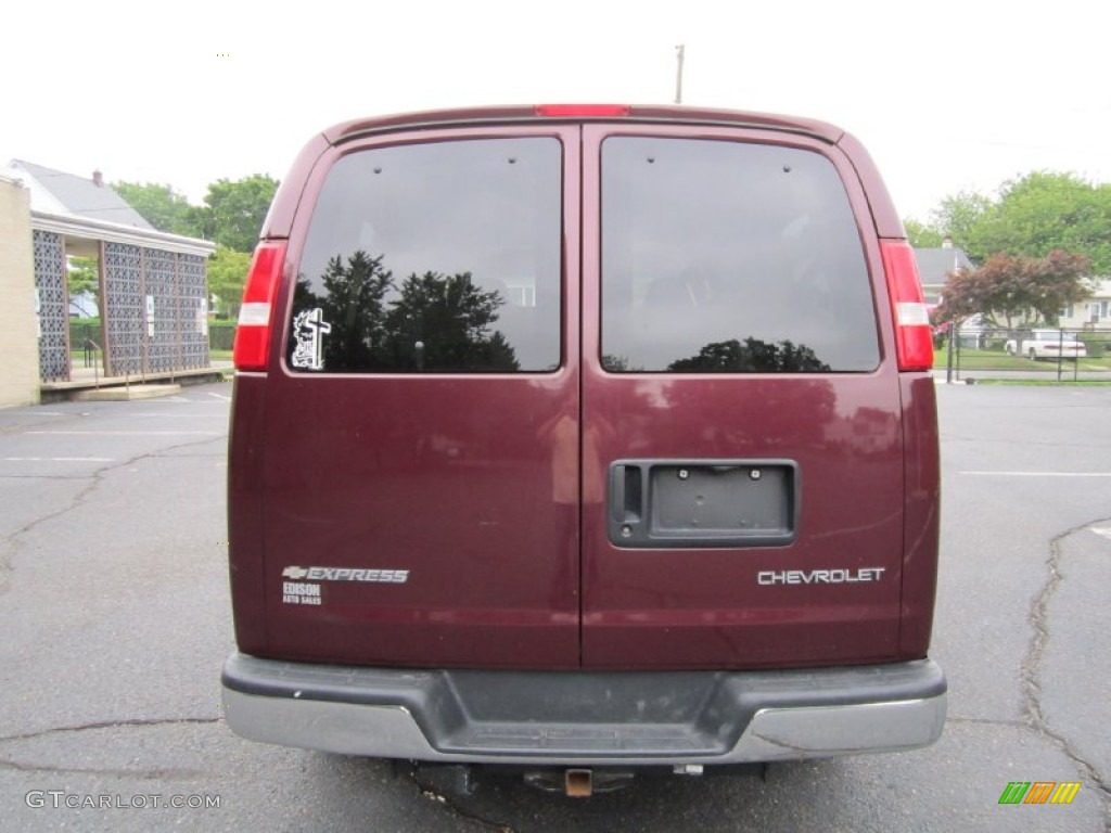 2004 Express 1500 LS Passenger Van - Berry Red Metallic / Neutral photo #6