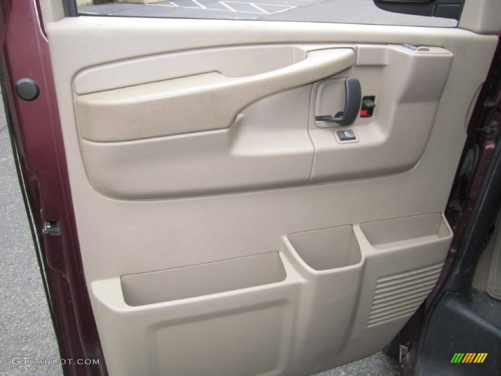 2004 Express 1500 LS Passenger Van - Berry Red Metallic / Neutral photo #30