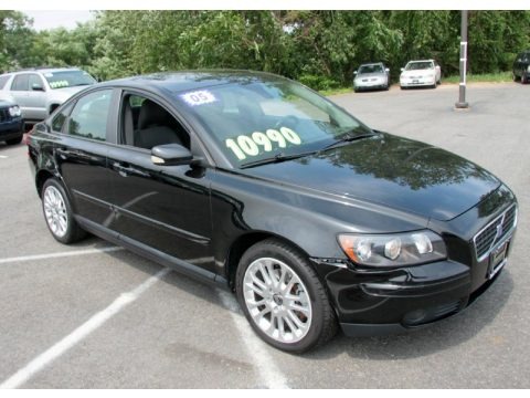 2005 Volvo S40 T5 AWD Data, Info and Specs