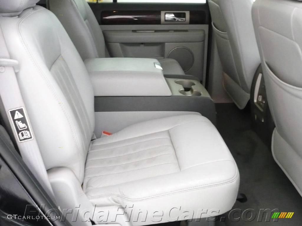 2004 Navigator Luxury - True Blue Metallic / Dove Grey photo #14