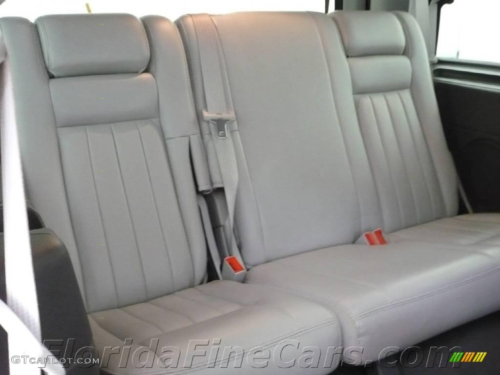 2004 Navigator Luxury - True Blue Metallic / Dove Grey photo #17