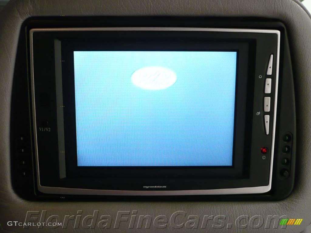 2004 Navigator Luxury - True Blue Metallic / Dove Grey photo #19