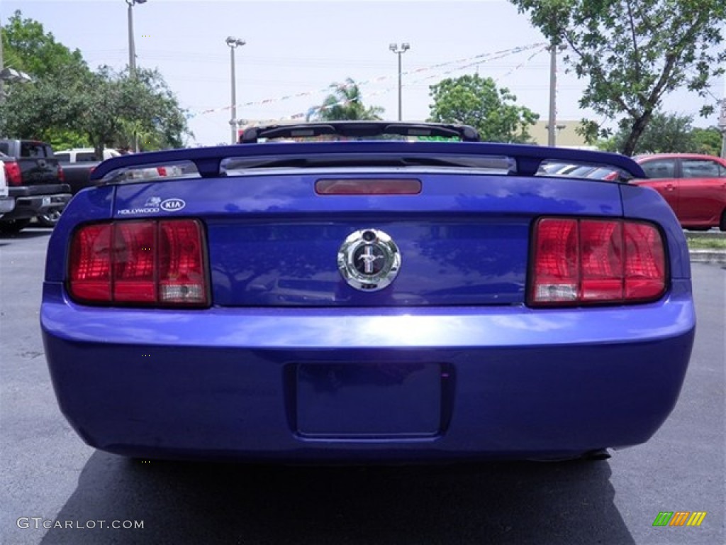 2005 Mustang V6 Premium Convertible - Sonic Blue Metallic / Dark Charcoal photo #8