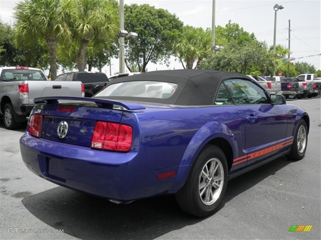2005 Mustang V6 Premium Convertible - Sonic Blue Metallic / Dark Charcoal photo #29