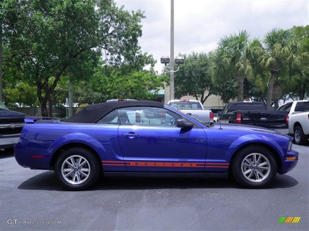 2005 Mustang V6 Premium Convertible - Sonic Blue Metallic / Dark Charcoal photo #30