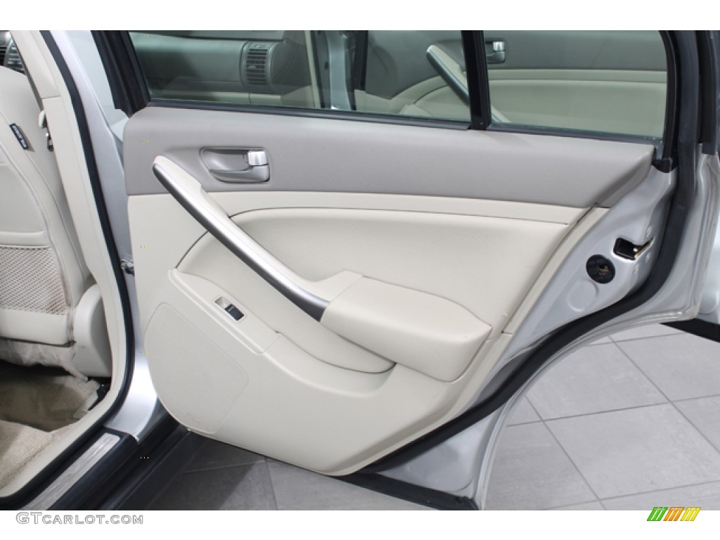 2004 Infiniti G 35 x Sedan Willow Door Panel Photo #68658655