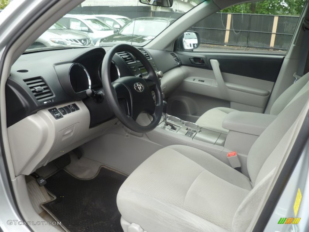 2010 Highlander V6 4WD - Classic Silver Metallic / Ash photo #8