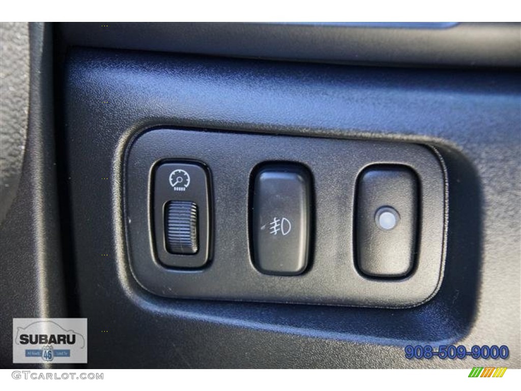 2004 Endeavor XLS AWD - Titanium Gray Pearl / Charcoal Gray photo #38