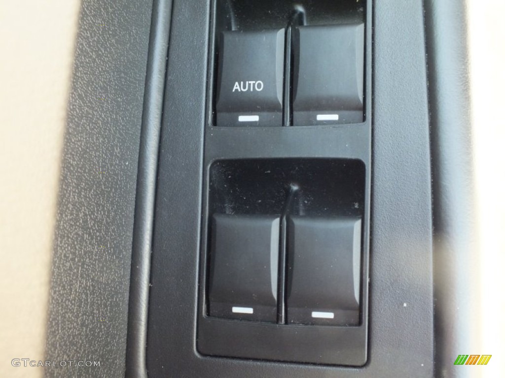 2010 Charger SXT - Stone White / Dark Slate Gray photo #18