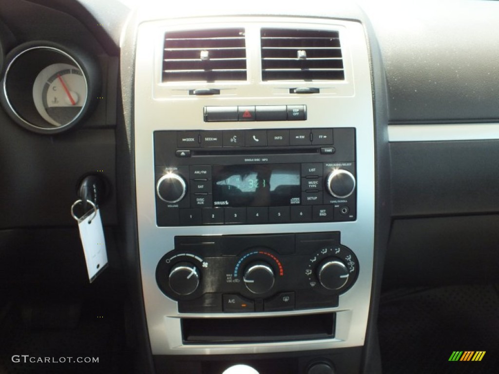 2010 Charger SXT - Stone White / Dark Slate Gray photo #33