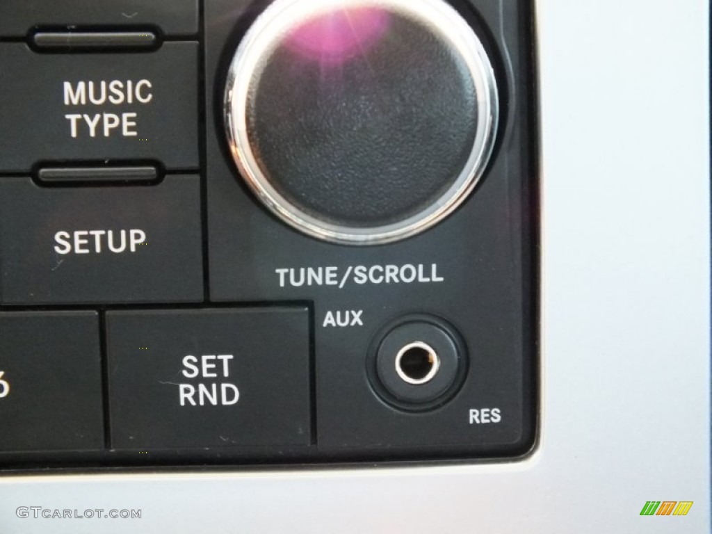 2010 Charger SXT - Stone White / Dark Slate Gray photo #35