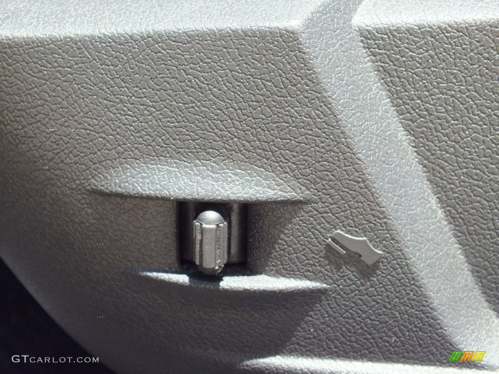 2010 Charger SXT - Stone White / Dark Slate Gray photo #42