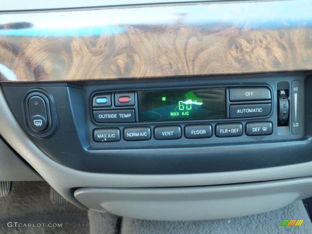 2005 Mercury Grand Marquis LS Controls Photo #68668675