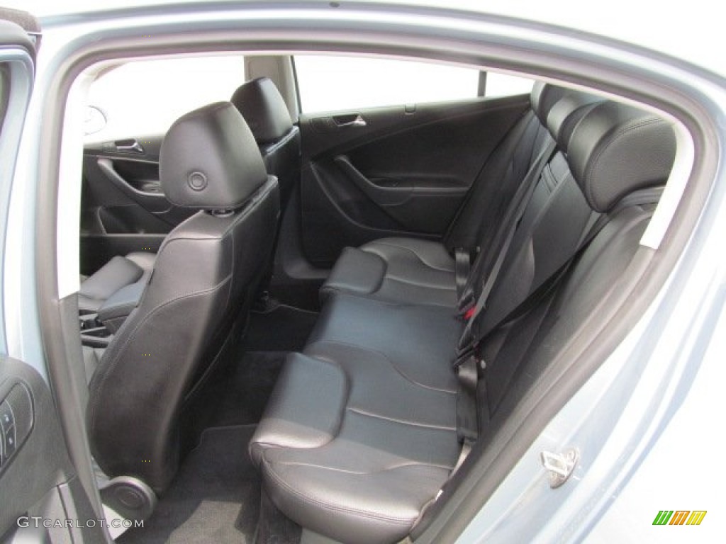 2008 Volkswagen Passat Turbo Sedan Rear Seat Photo #68672256