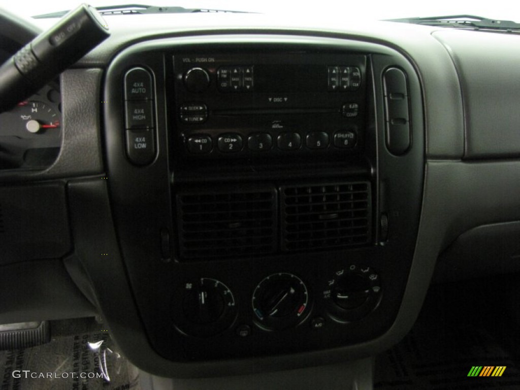 2004 Explorer XLS 4x4 - Dark Blue Pearl Metallic / Graphite photo #30