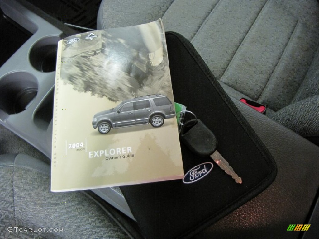 2004 Explorer XLS 4x4 - Dark Blue Pearl Metallic / Graphite photo #44