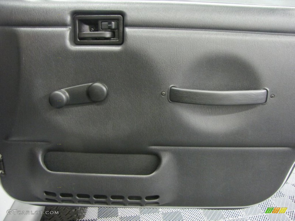 2004 Wrangler Sport 4x4 - Bright Silver Metallic / Dark Slate Gray photo #16