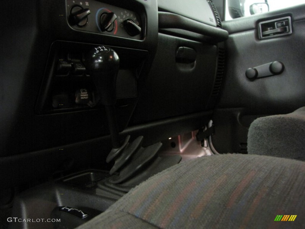 2004 Wrangler Sport 4x4 - Bright Silver Metallic / Dark Slate Gray photo #22