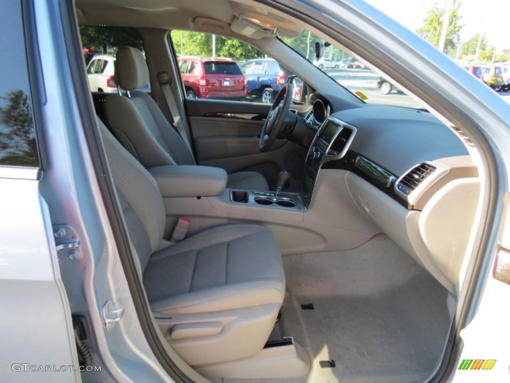 2013 Grand Cherokee Laredo - Winter Chill Pearl / Dark Graystone/Medium Graystone photo #10