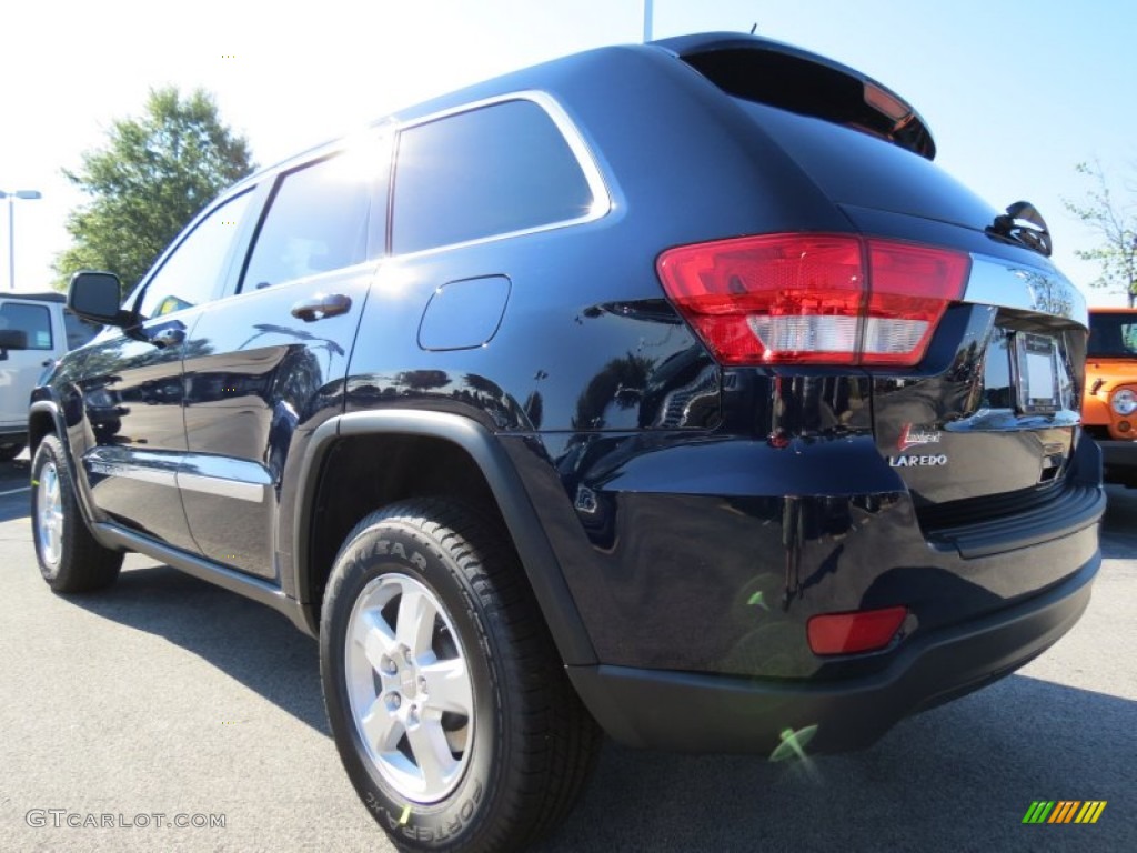 2013 Grand Cherokee Laredo - True Blue Pearl / Dark Graystone/Medium Graystone photo #2
