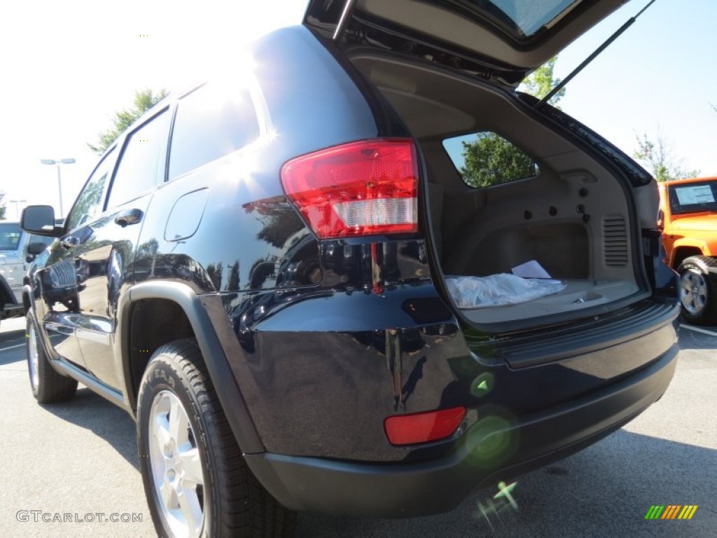 2013 Grand Cherokee Laredo - True Blue Pearl / Dark Graystone/Medium Graystone photo #9