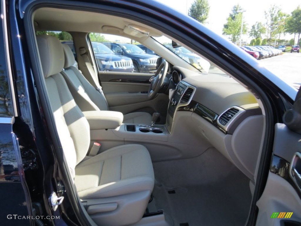 2013 Grand Cherokee Laredo - True Blue Pearl / Dark Graystone/Medium Graystone photo #10
