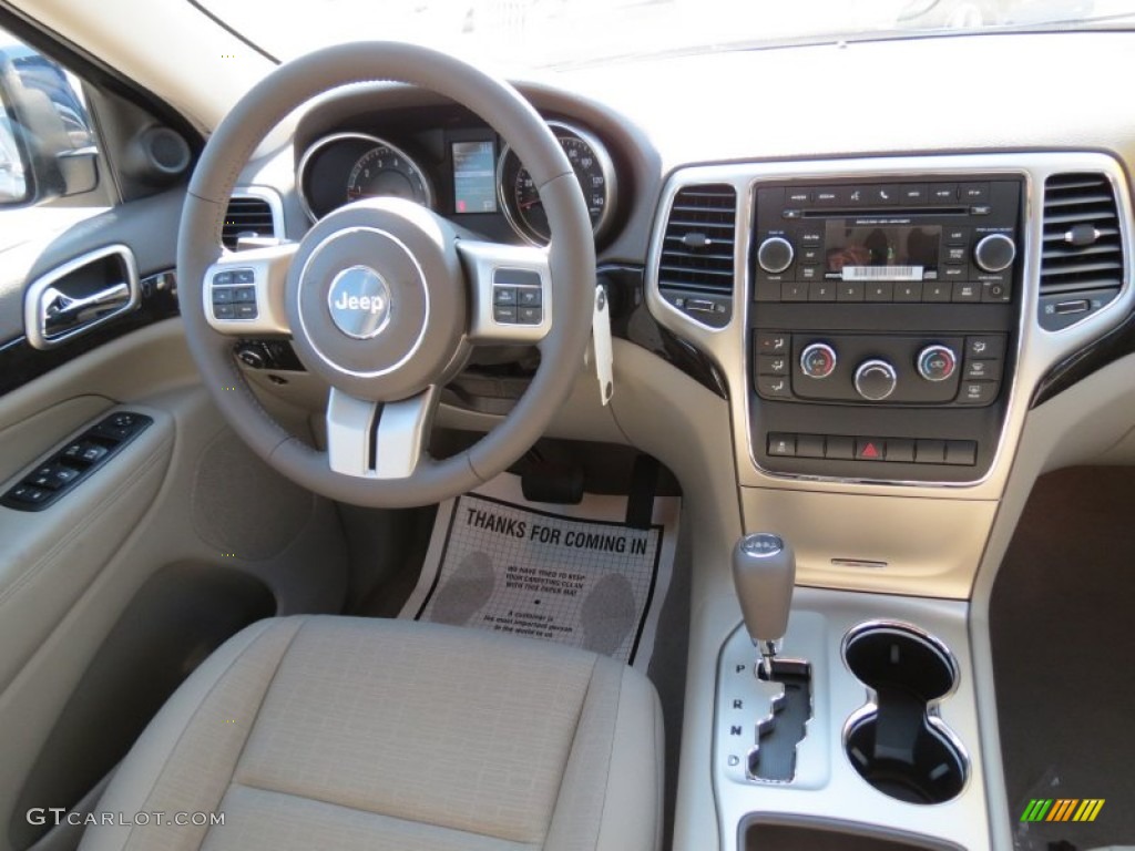 2013 Grand Cherokee Laredo - True Blue Pearl / Dark Graystone/Medium Graystone photo #11