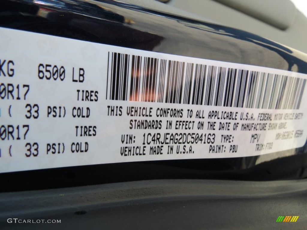 2013 Grand Cherokee Laredo - True Blue Pearl / Dark Graystone/Medium Graystone photo #13