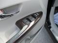 Black - Venza I4 AWD Photo No. 9