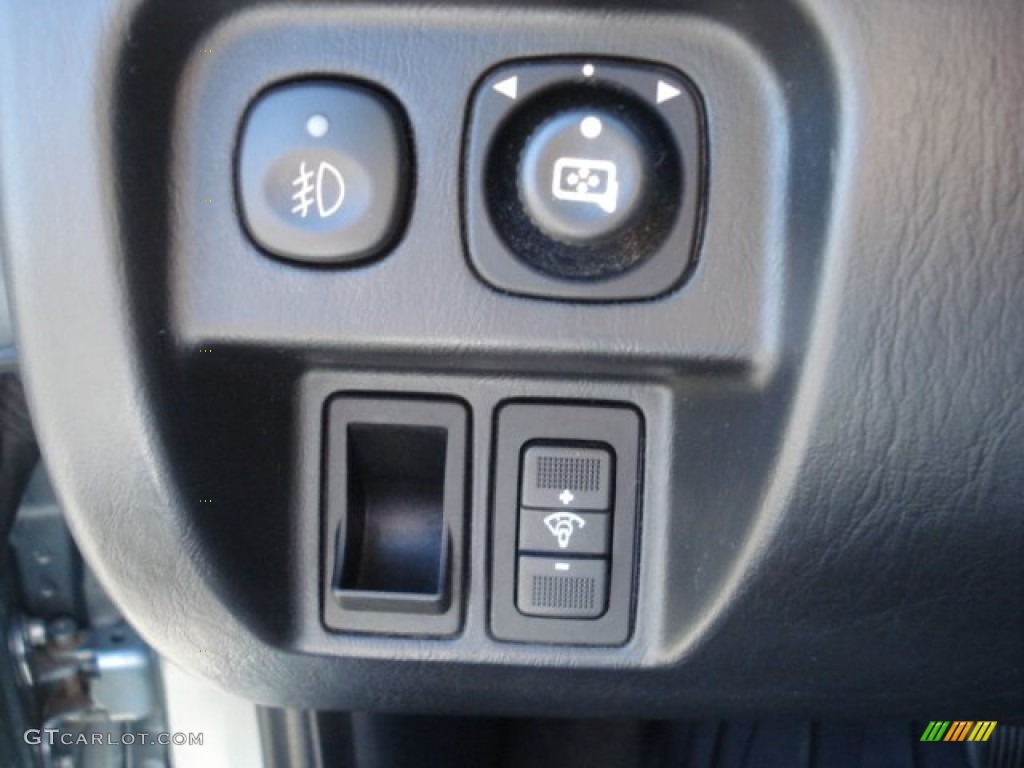 2007 Mariner Luxury 4WD - Light Tundra Metallic / Black photo #23
