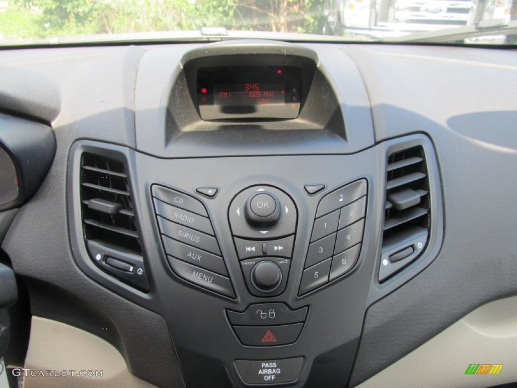 2011 Ford Fiesta S Sedan Controls Photos