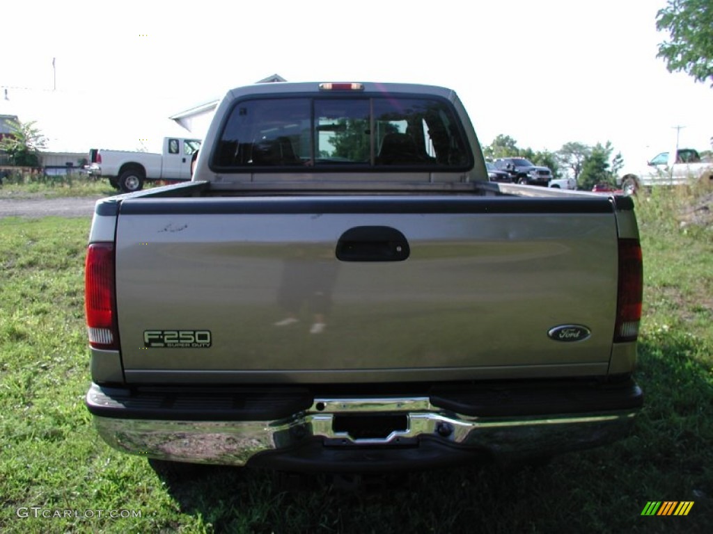 2004 F250 Super Duty Lariat Crew Cab 4x4 - Arizona Beige Metallic / Medium Parchment photo #7