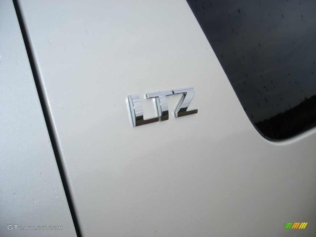 2009 Suburban LTZ 4x4 - White Diamond Tintcoat / Light Cashmere/Dark Cashmere photo #39