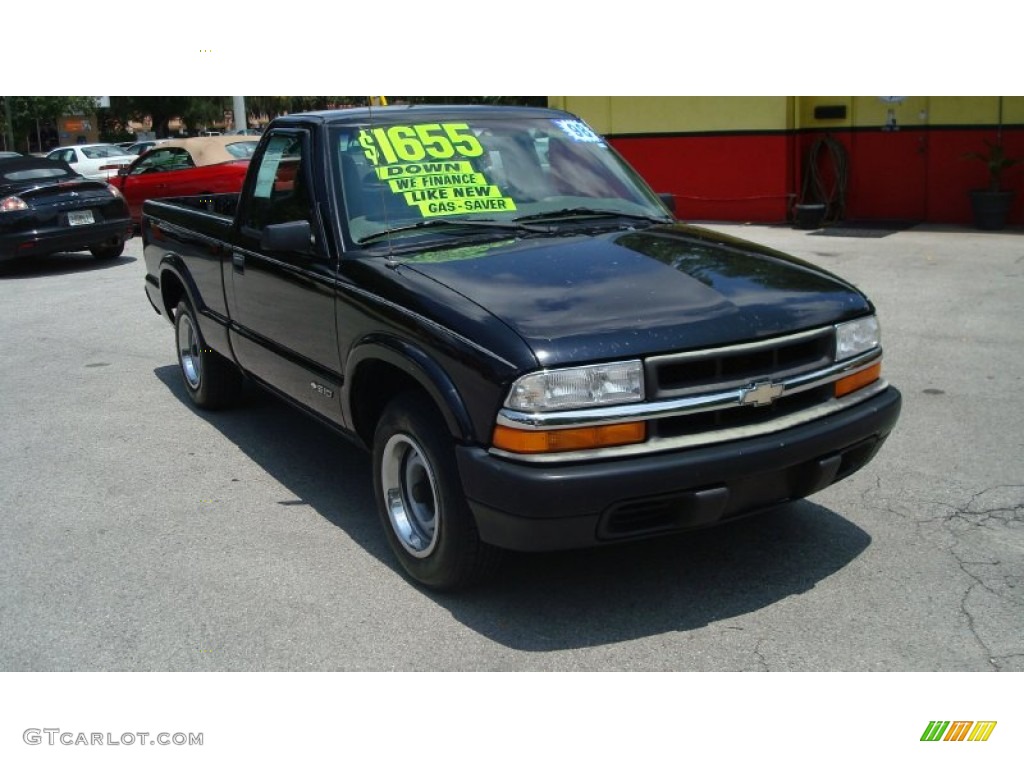1998 S10 Regular Cab - Onyx Black / Gray photo #1