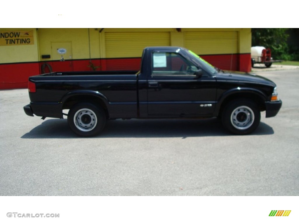 1998 S10 Regular Cab - Onyx Black / Gray photo #2