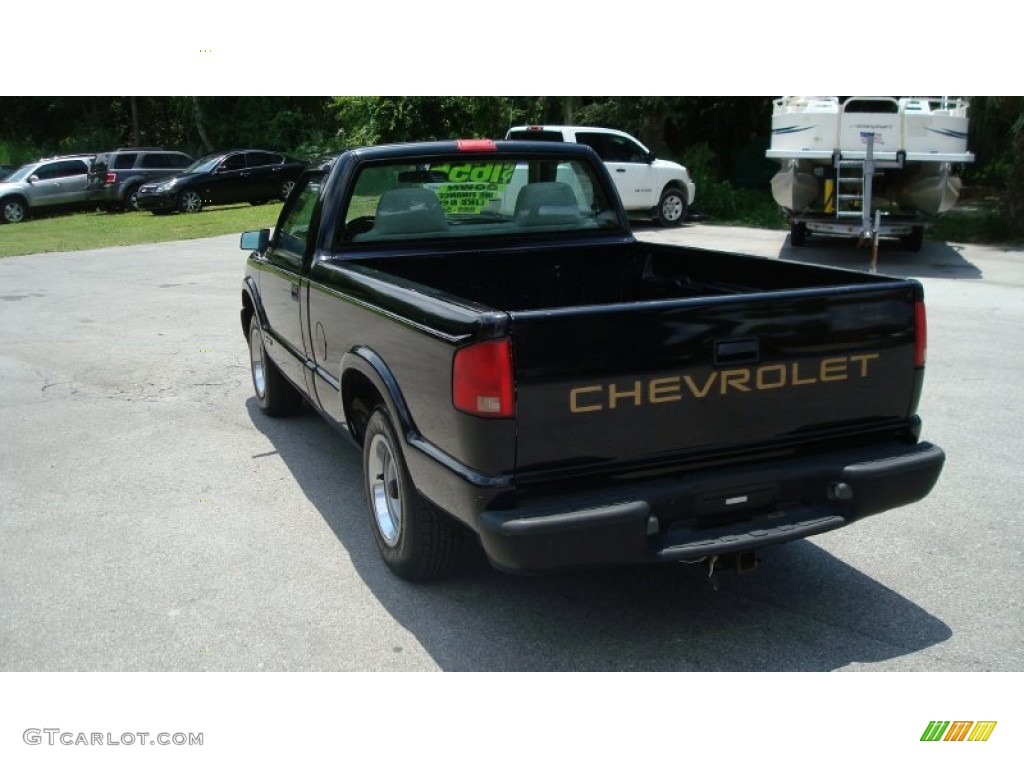 1998 S10 Regular Cab - Onyx Black / Gray photo #5