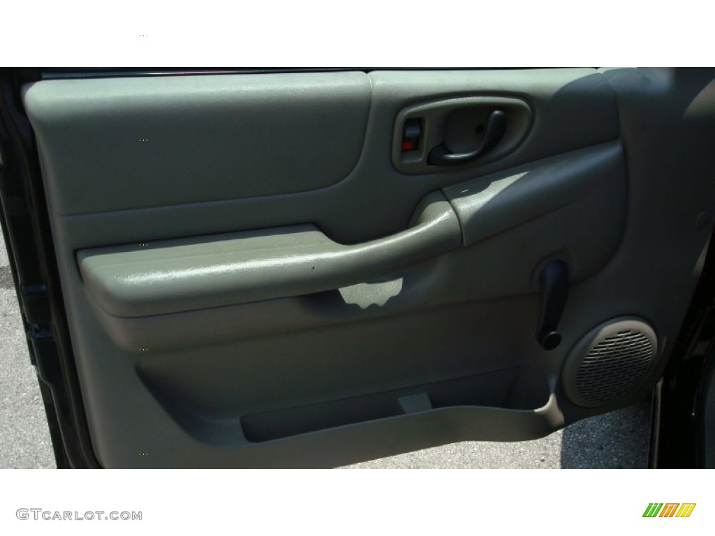 1998 S10 Regular Cab - Onyx Black / Gray photo #9