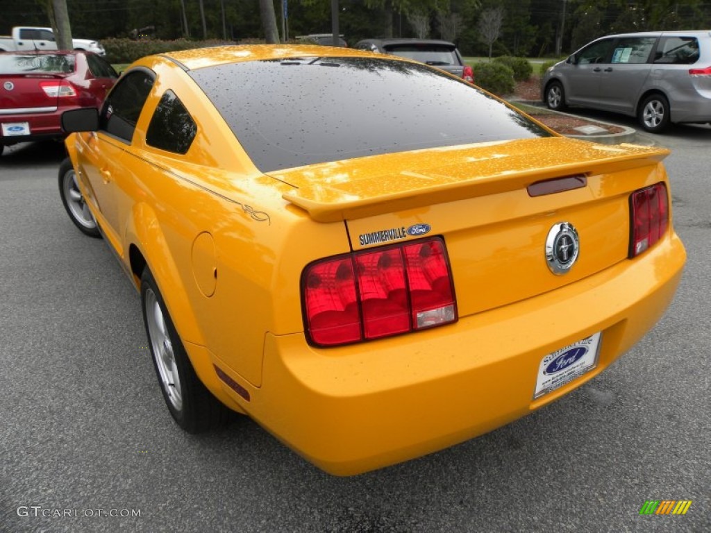 2008 Mustang V6 Premium Coupe - Grabber Orange / Dark Charcoal photo #12