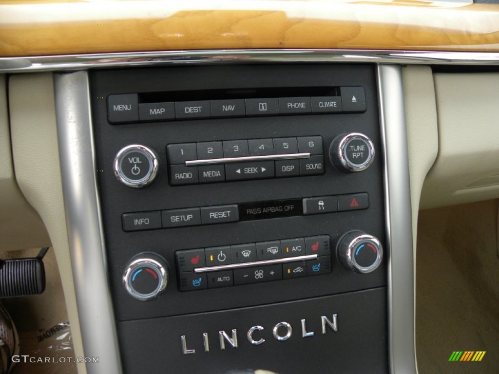 2009 Lincoln MKS Sedan Controls Photo #68692729