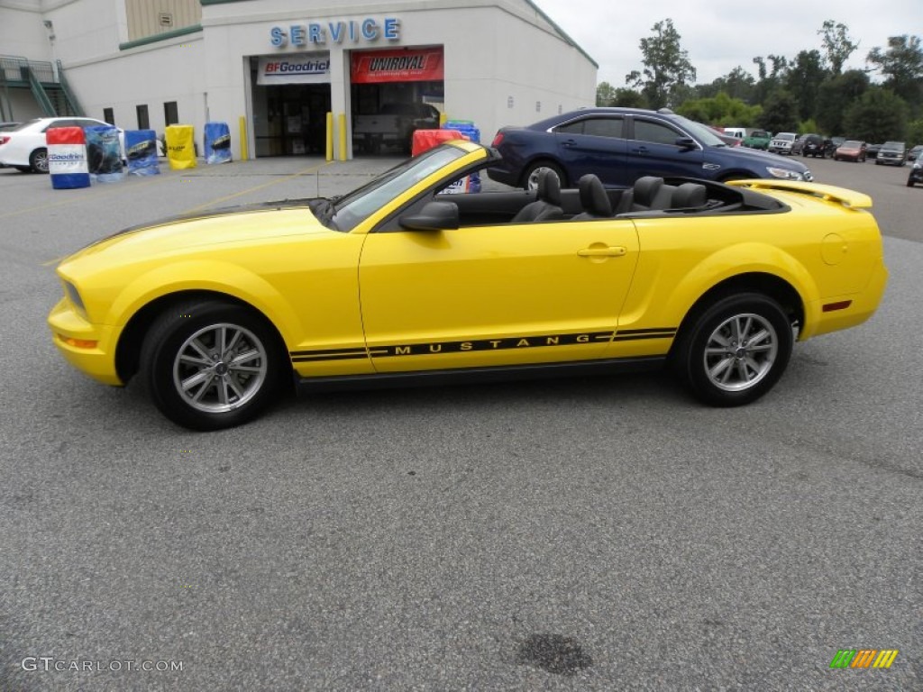 2005 Mustang V6 Premium Convertible - Screaming Yellow / Dark Charcoal photo #2