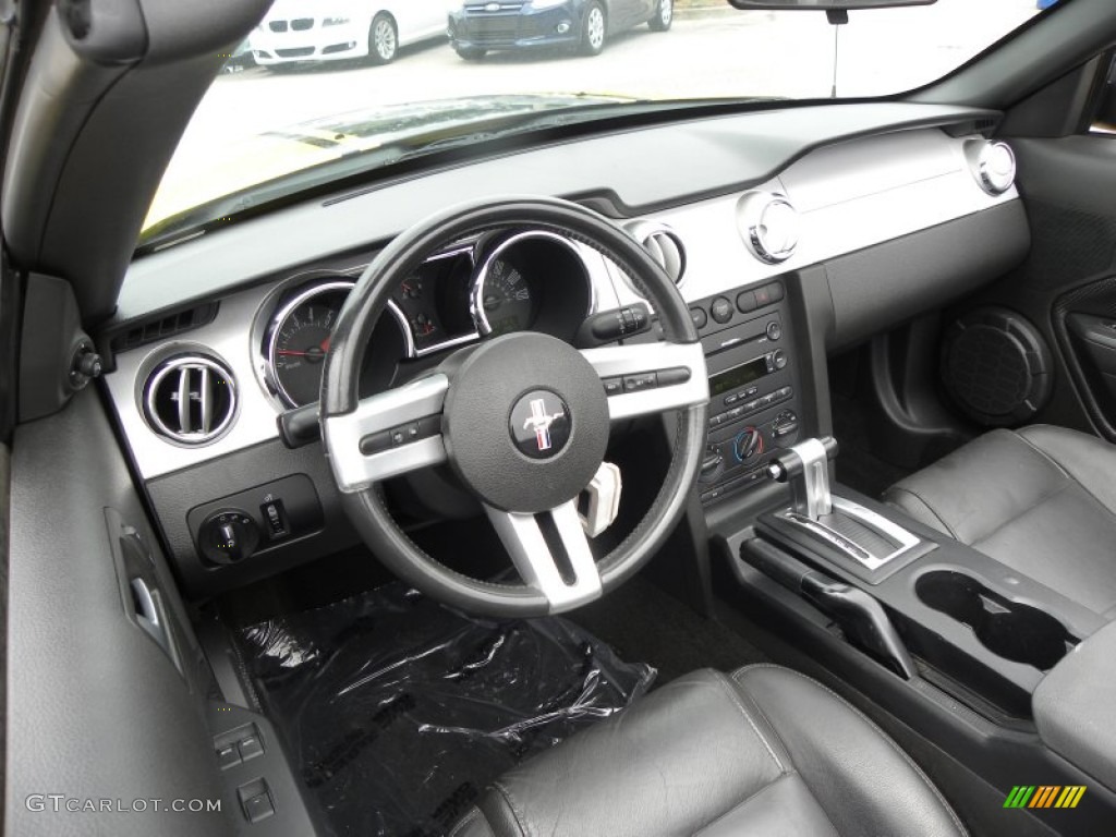 2005 Mustang V6 Premium Convertible - Screaming Yellow / Dark Charcoal photo #3