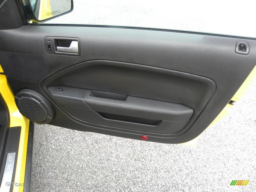 2005 Ford Mustang V6 Premium Convertible Door Panel Photos