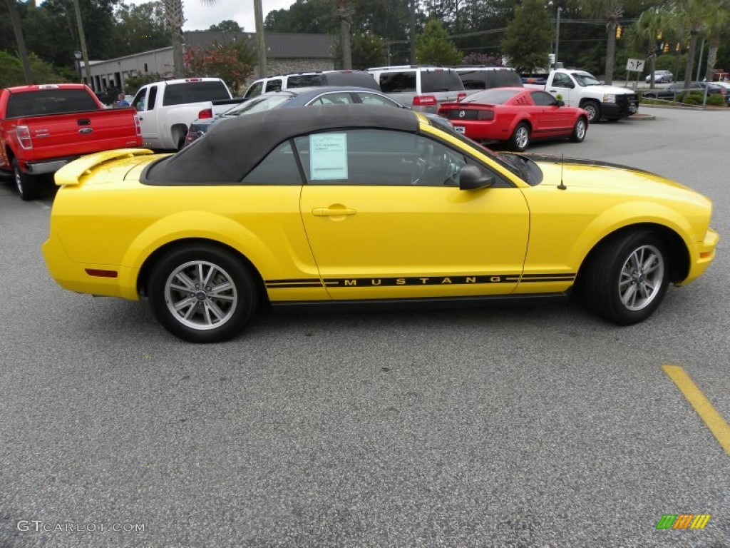 2005 Mustang V6 Premium Convertible - Screaming Yellow / Dark Charcoal photo #9