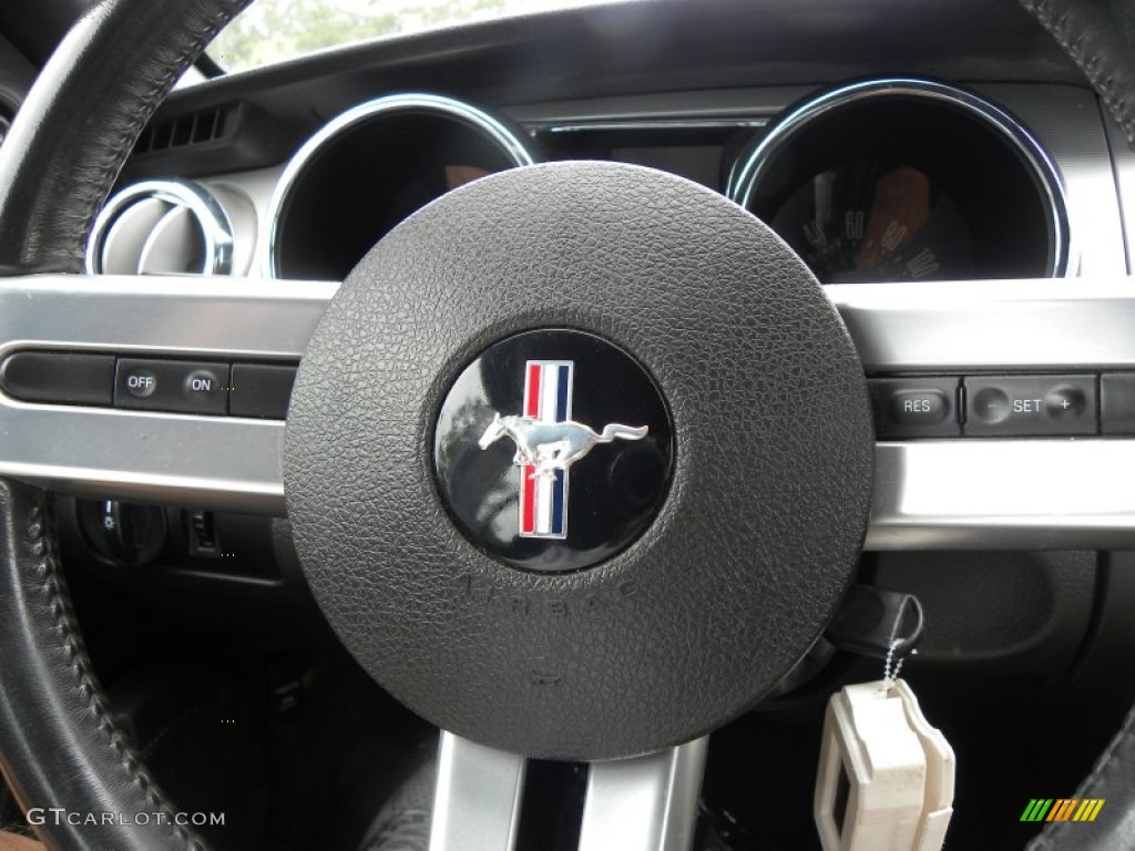 2005 Mustang V6 Premium Convertible - Screaming Yellow / Dark Charcoal photo #18