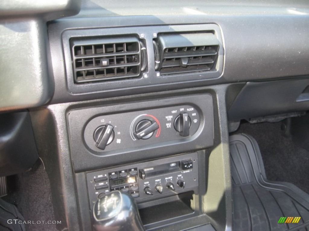 1992 Ford Mustang GT Convertible Controls Photos