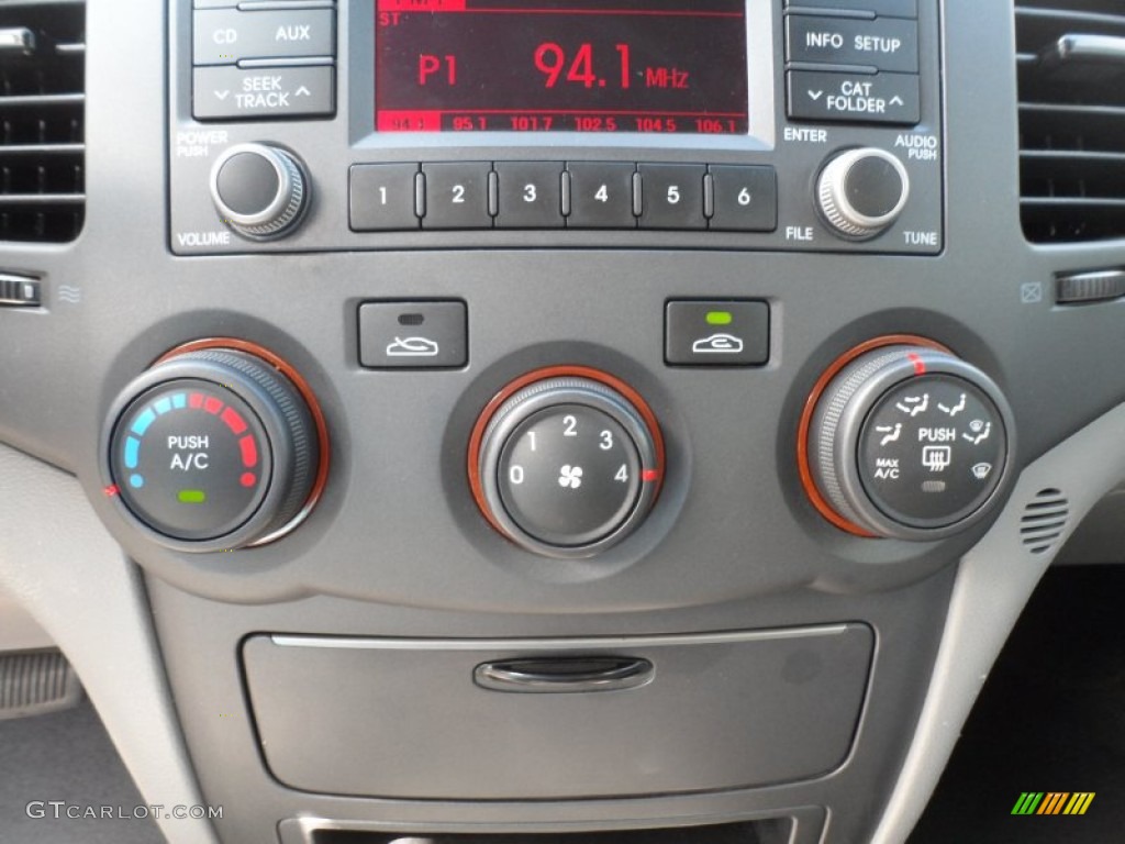 2010 Kia Optima LX Controls Photo #68695090