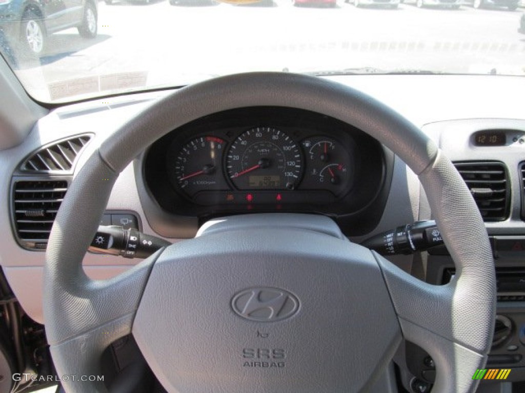 2005 Hyundai Accent GLS Coupe Gray Steering Wheel Photo #68695750