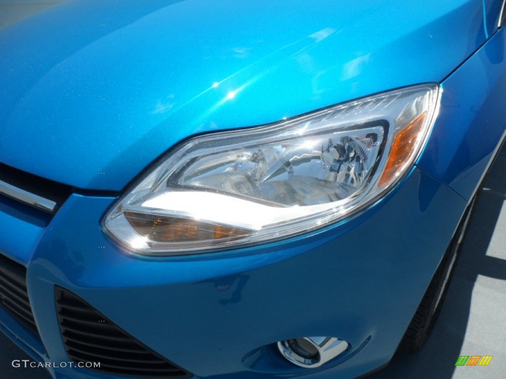 2012 Focus SE Sedan - Blue Candy Metallic / Charcoal Black photo #8