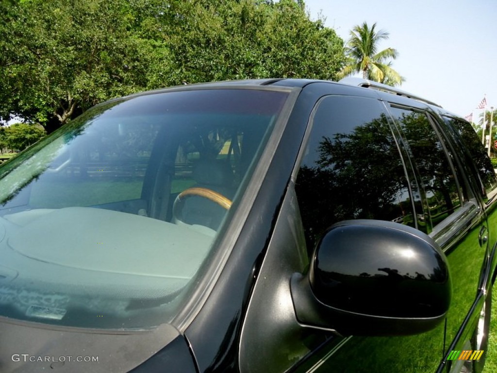 1998 Navigator  - Black / Medium Graphite photo #13