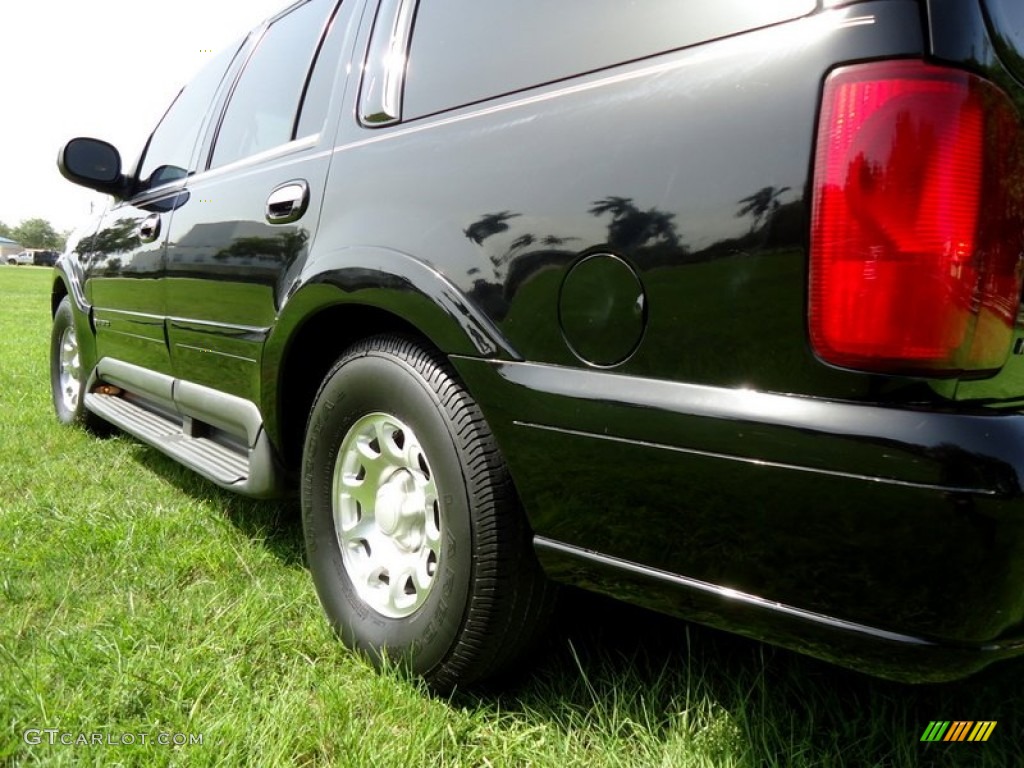 1998 Navigator  - Black / Medium Graphite photo #16